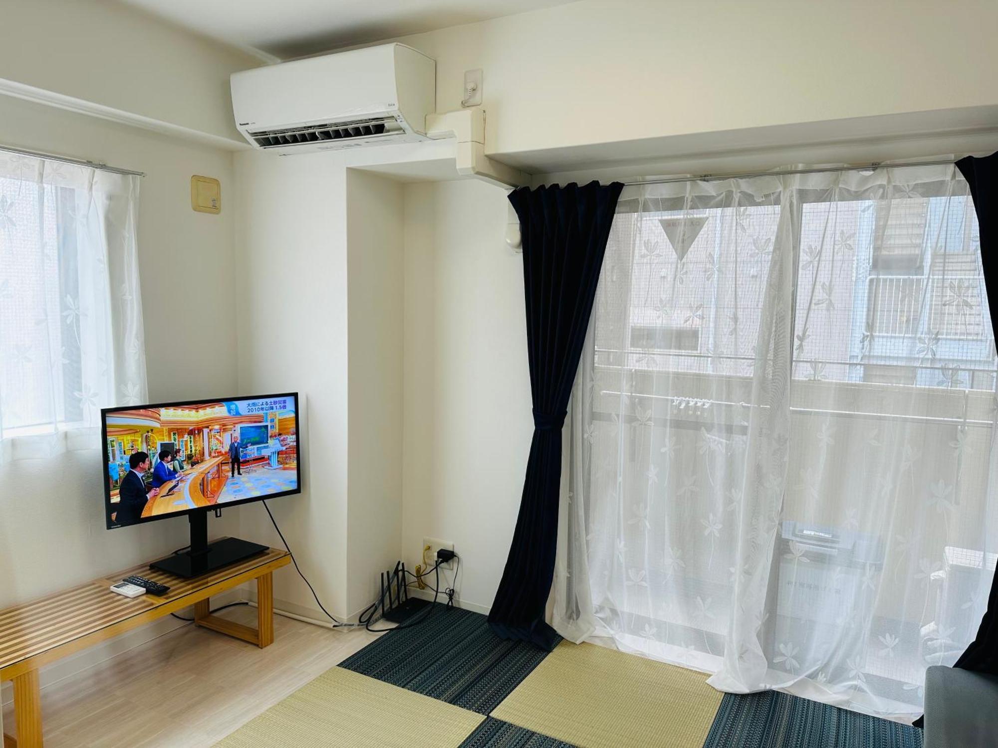天神桥筋六丁目站 1 分钟 一趟电车可达梅田难波心斋桥道顿堀日本桥吃饭购物便利 Osaka
